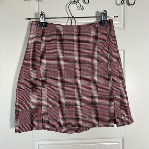 JOHN GALT (BRANDY MELVILLE) CARA SKIRT PINK PLAID ONE SIZE ZIP CLOSURE IN BACK - Picture 1 of 14